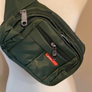 NYLON Fanny pack/crossbody bag/sling pack/bum bag-NEW